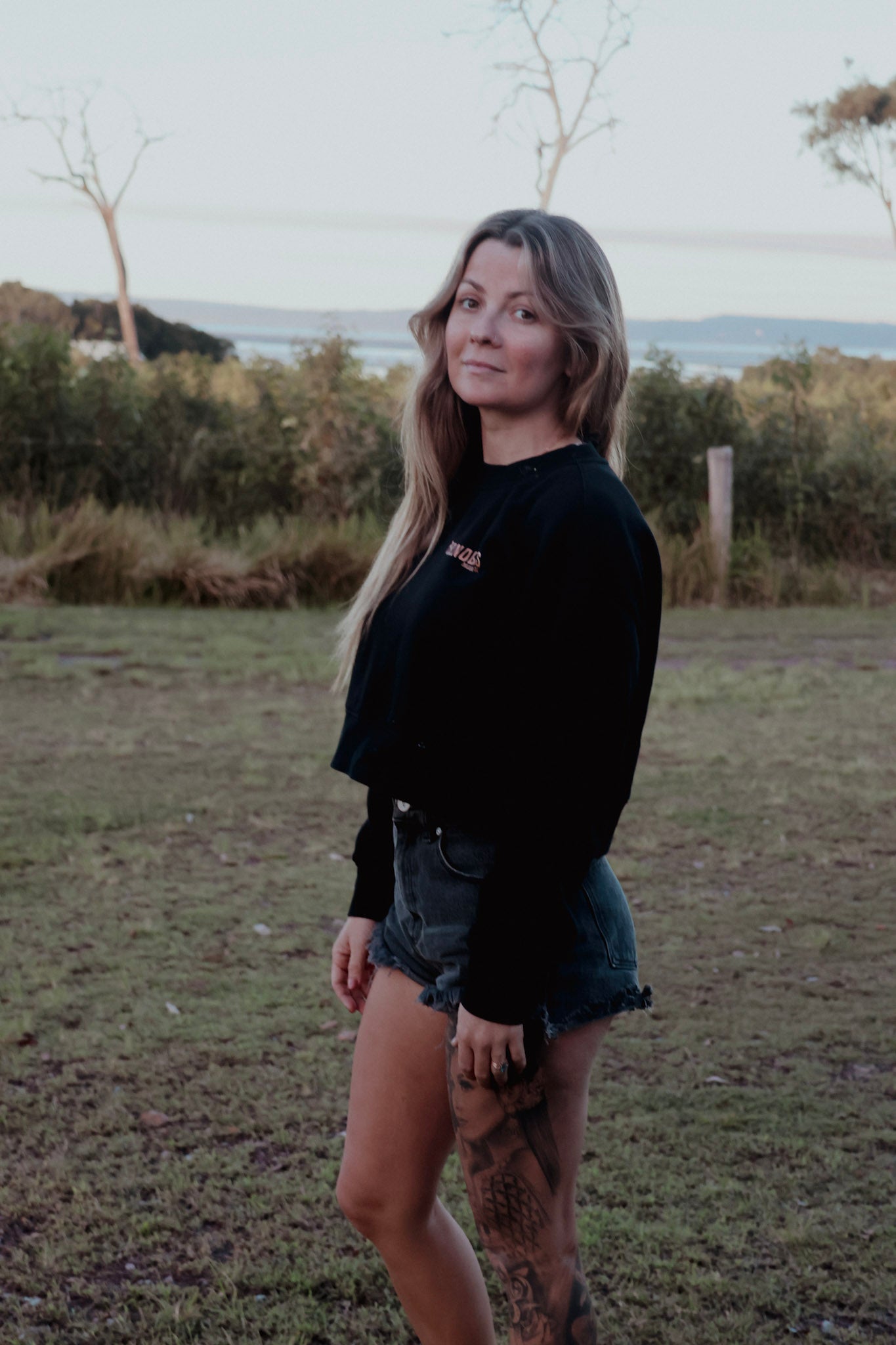 OG AAOZ CROPPED JUMPER - BLACK