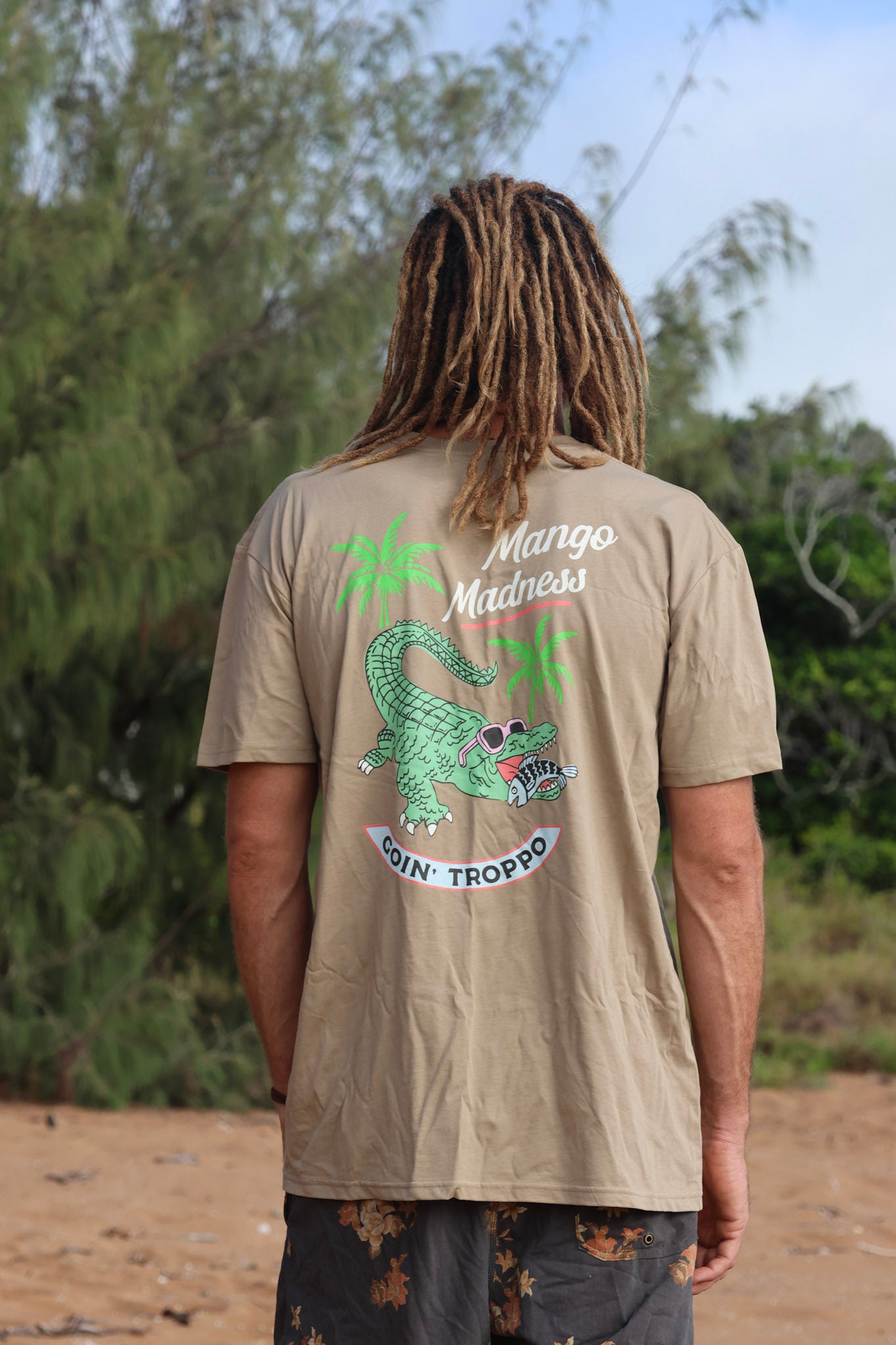 GOIN' TROPPO TEE - SAND