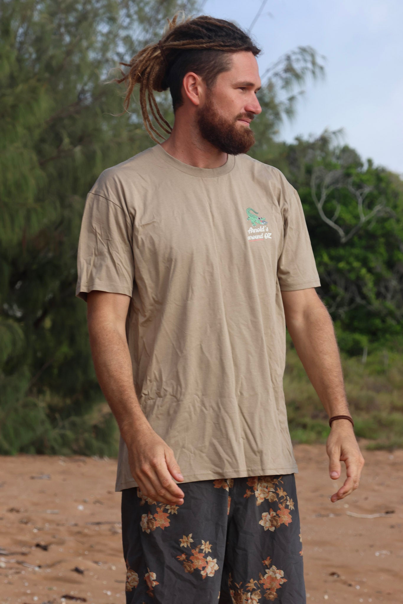 GOIN' TROPPO TEE - SAND