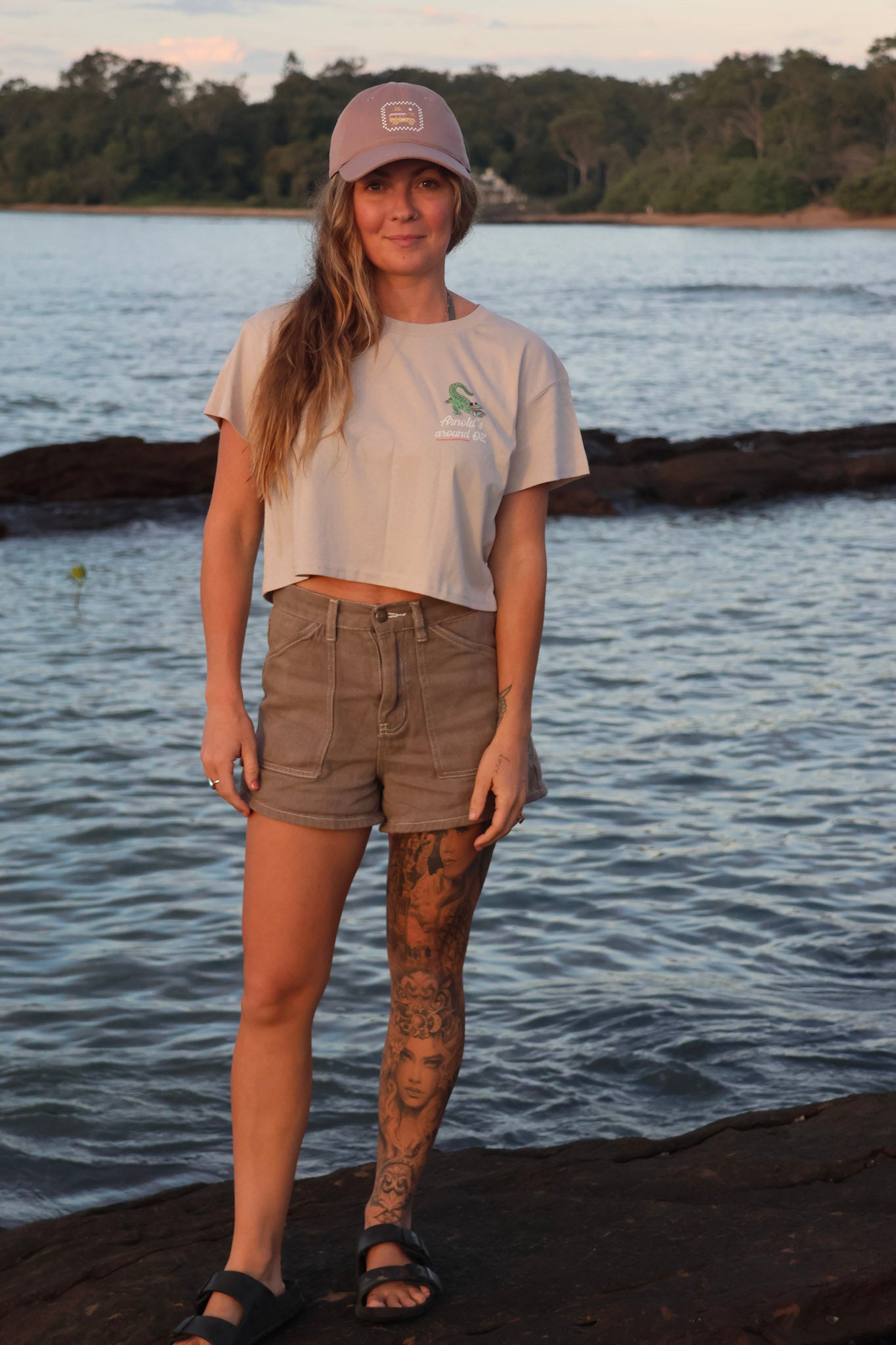 GOIN' TROPPO CROPPED TEE - BONE